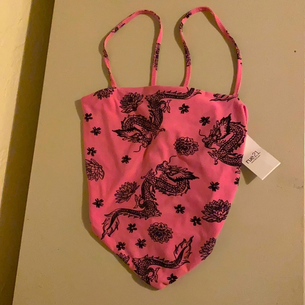 Woman’s dragon crop top